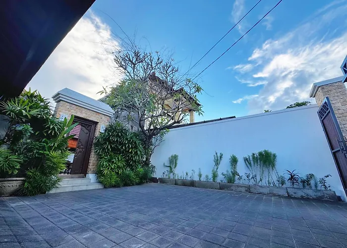 Villa Brady's 3 Bedrooms Center Of Sanur