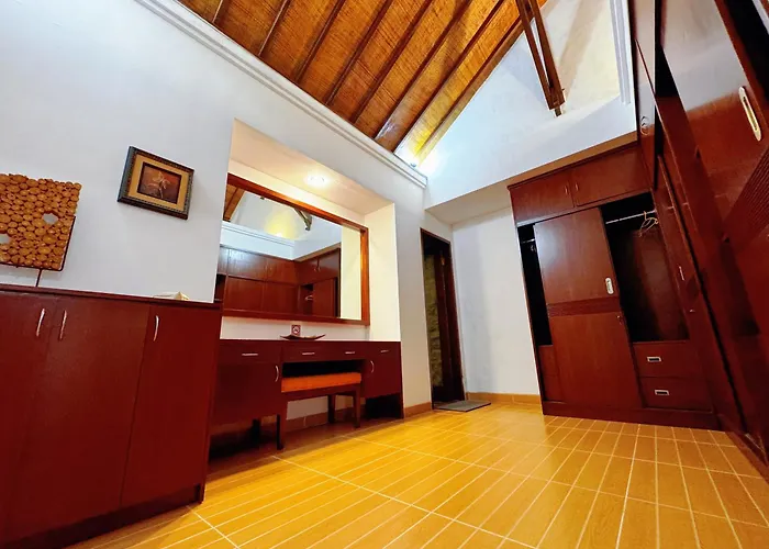 Brady's 3 Bedrooms Center Of Villa