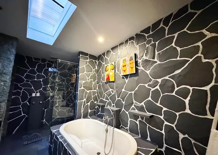 Brady's 3 Bedrooms Center Of Villa *
