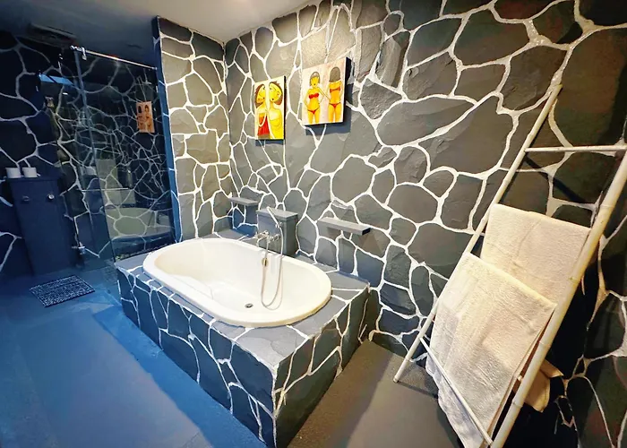 Brady's 3 Bedrooms Center Of Villa *