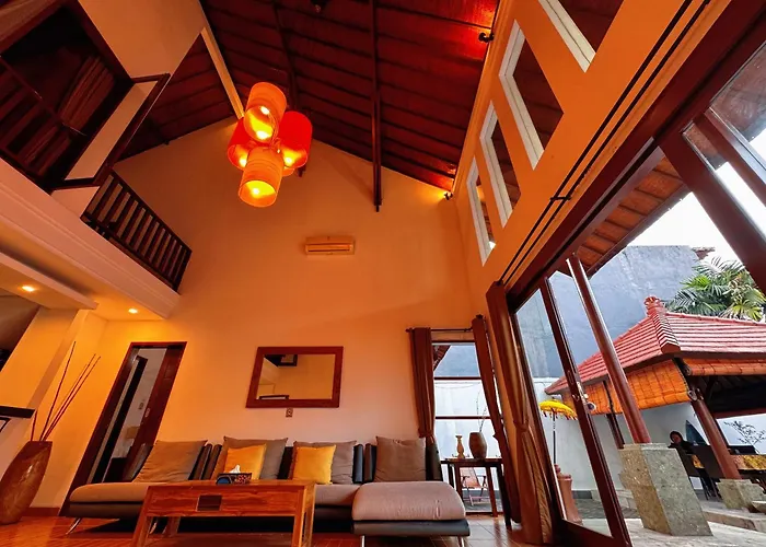 Brady's 3 Bedrooms Center Of Villa