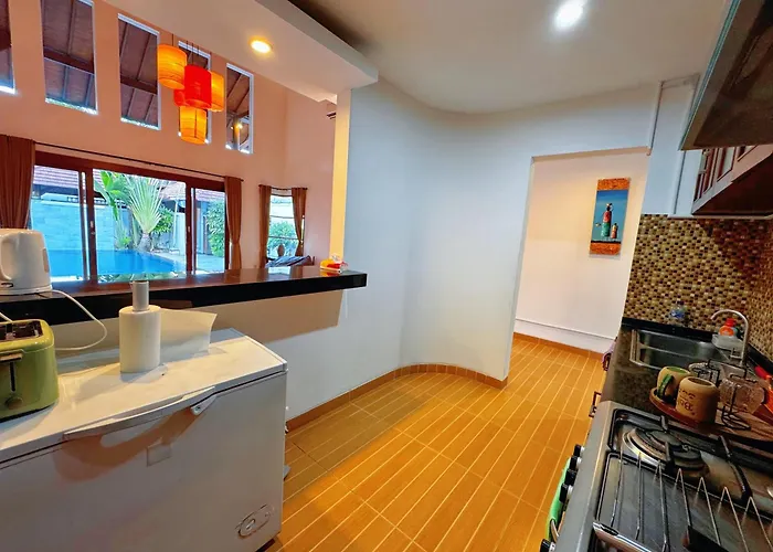 Brady's 3 Bedrooms Center Of *
